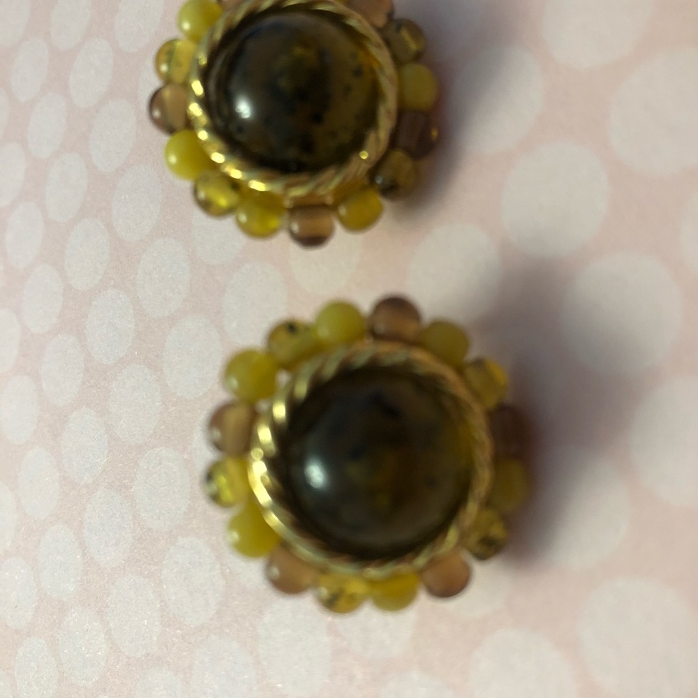 VINTAGE earrings! - Picture 3 of 5